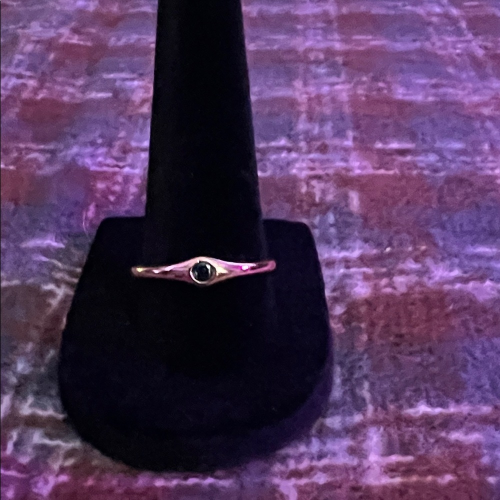 Elegant Gold Ring with green Stone